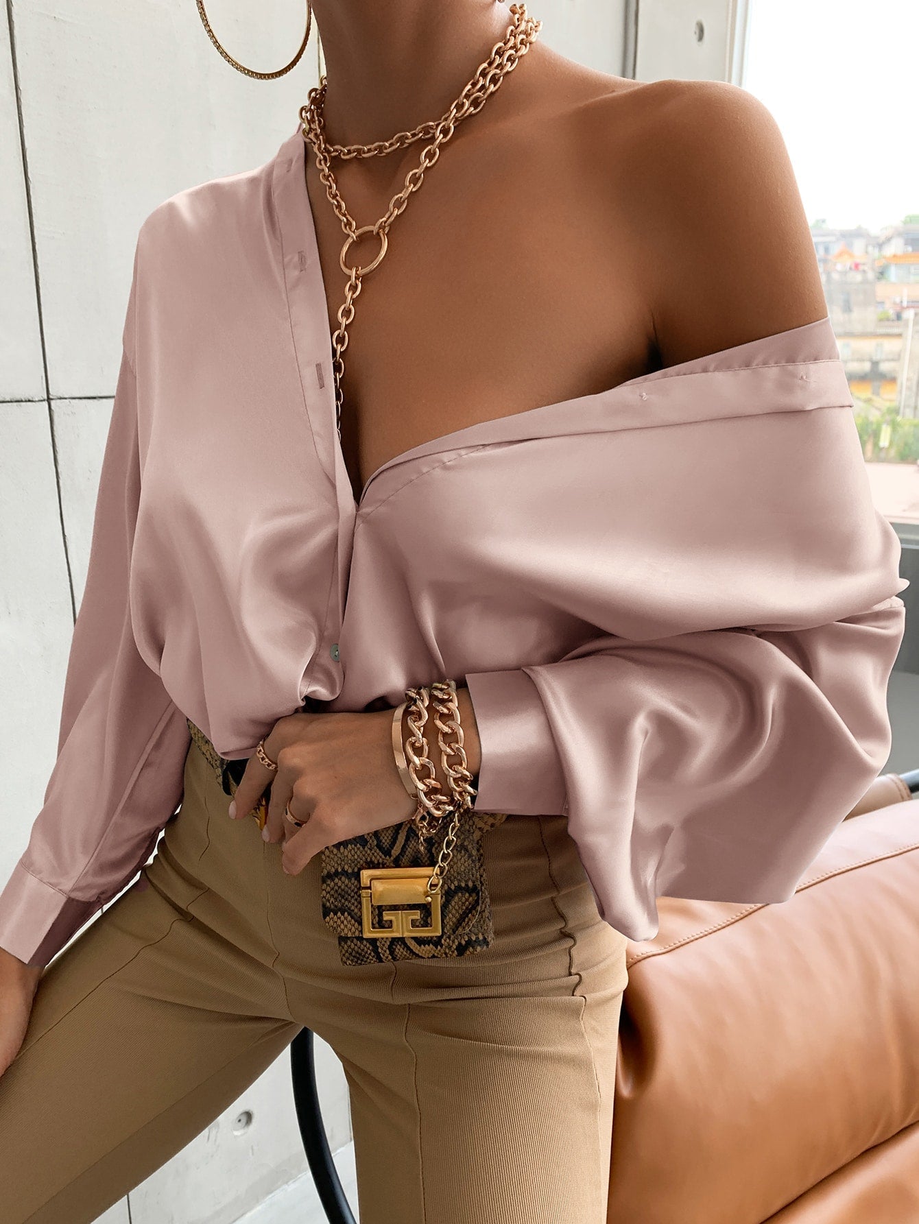 Shirt mit Bischofärmeln, Knopf