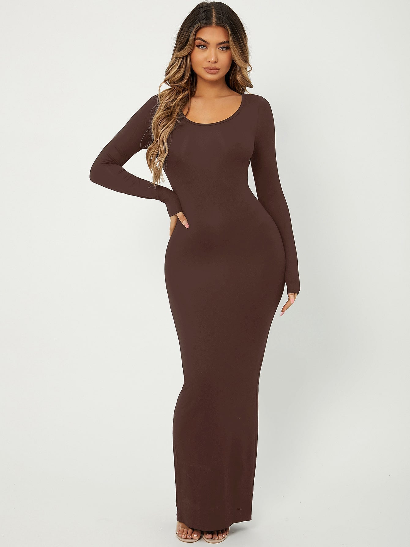 Figurbetontes Kleid mit U-Ausschnitt