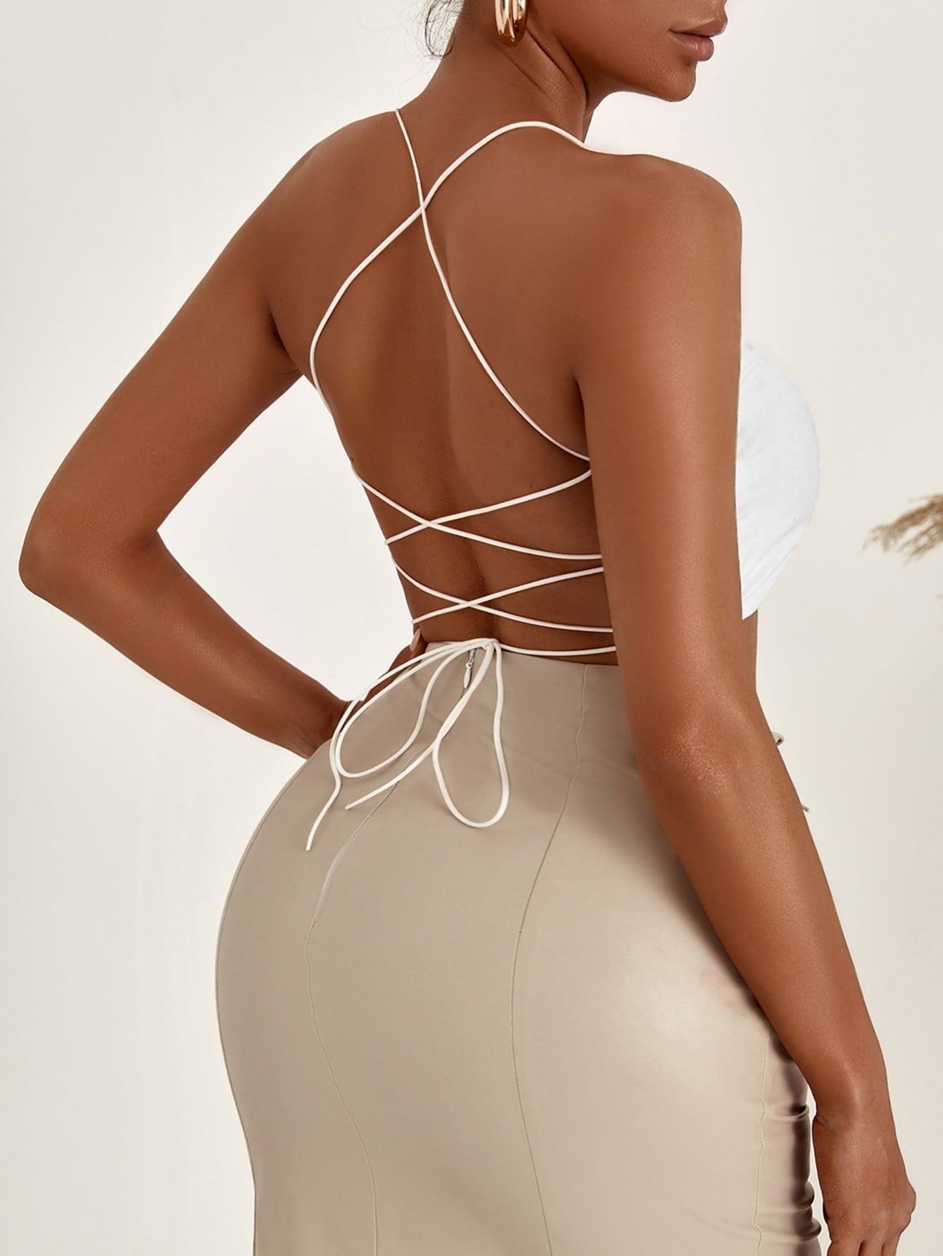 Rückenfreies Crop Cami Top mit Band