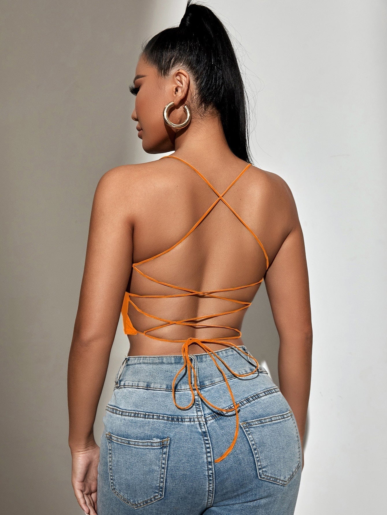 Rückenfreies Crop Cami Top mit Band