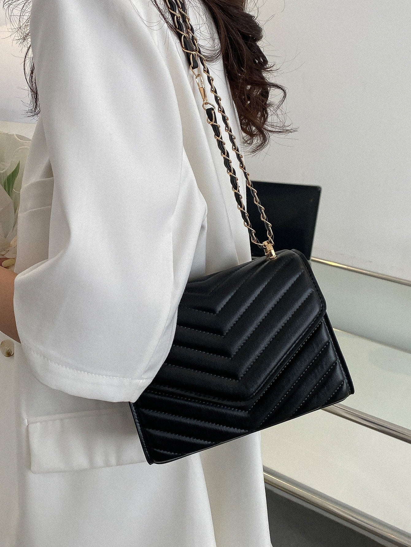 Quadratische Tasche mit Chevron Druckknopf