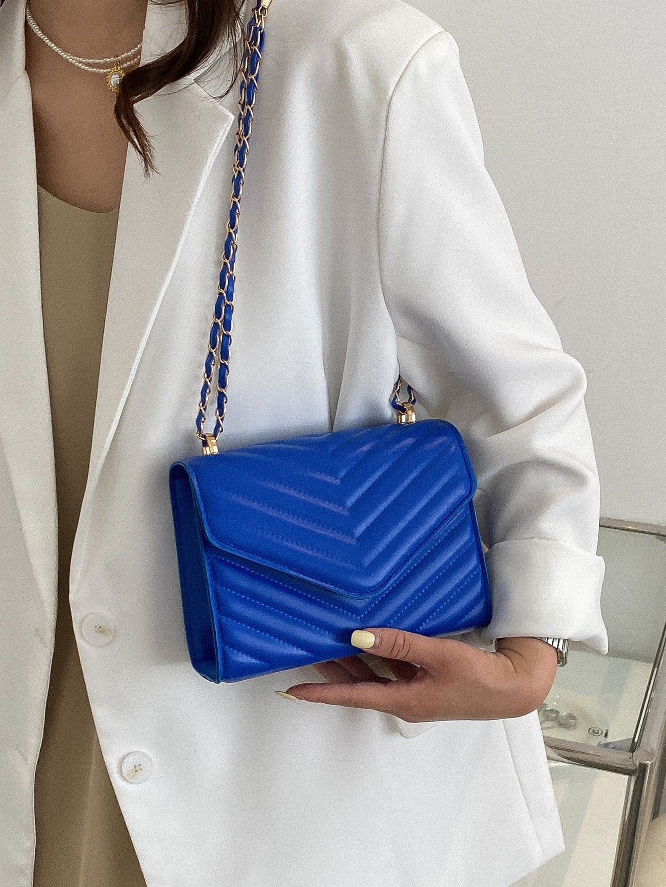 Quadratische Tasche mit Chevron Druckknopf