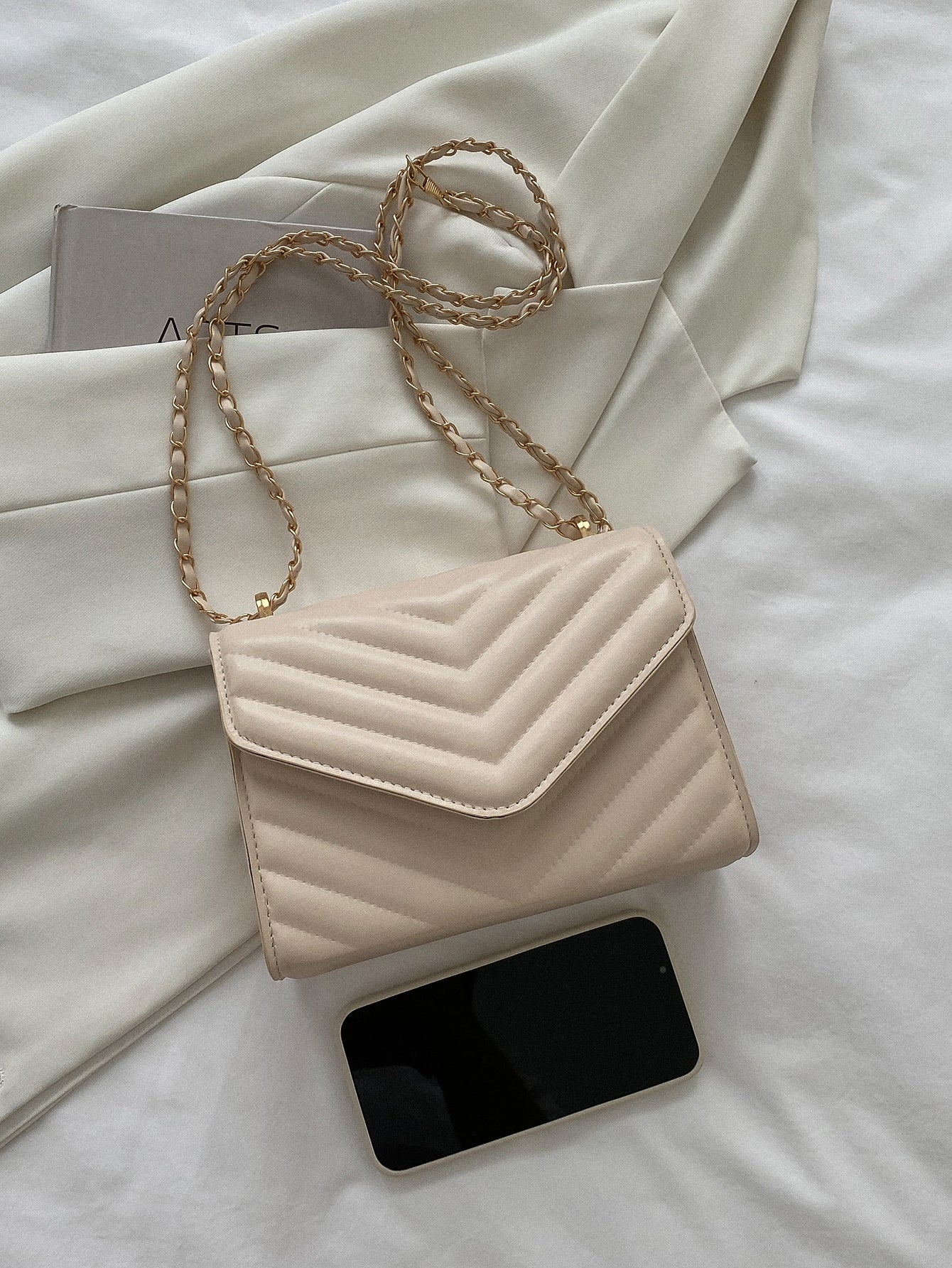 Quadratische Tasche mit Chevron Druckknopf