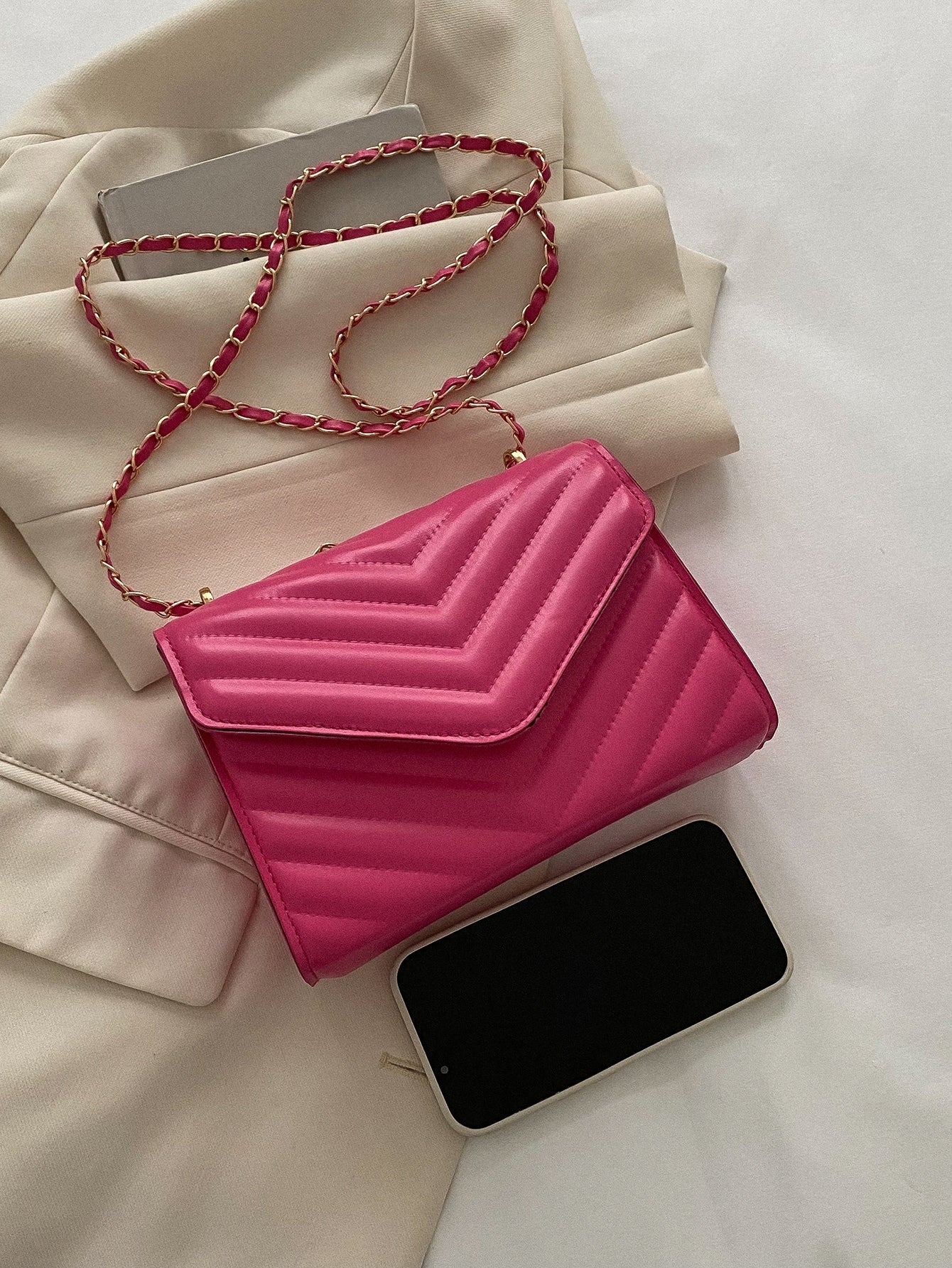 Quadratische Tasche mit Chevron Druckknopf
