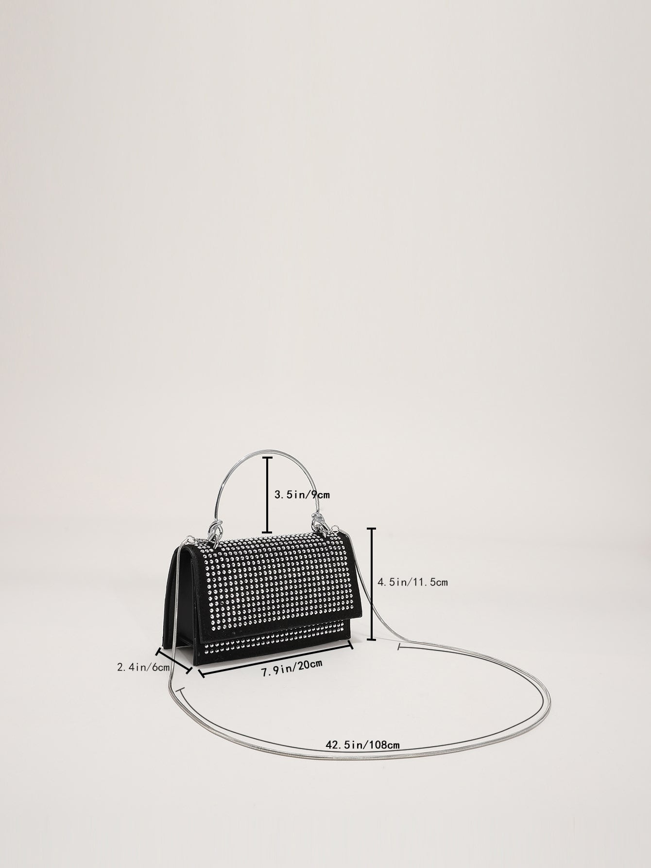 Quadratische Tasche mit Mini Nieten Dekor, Kette, Klappe