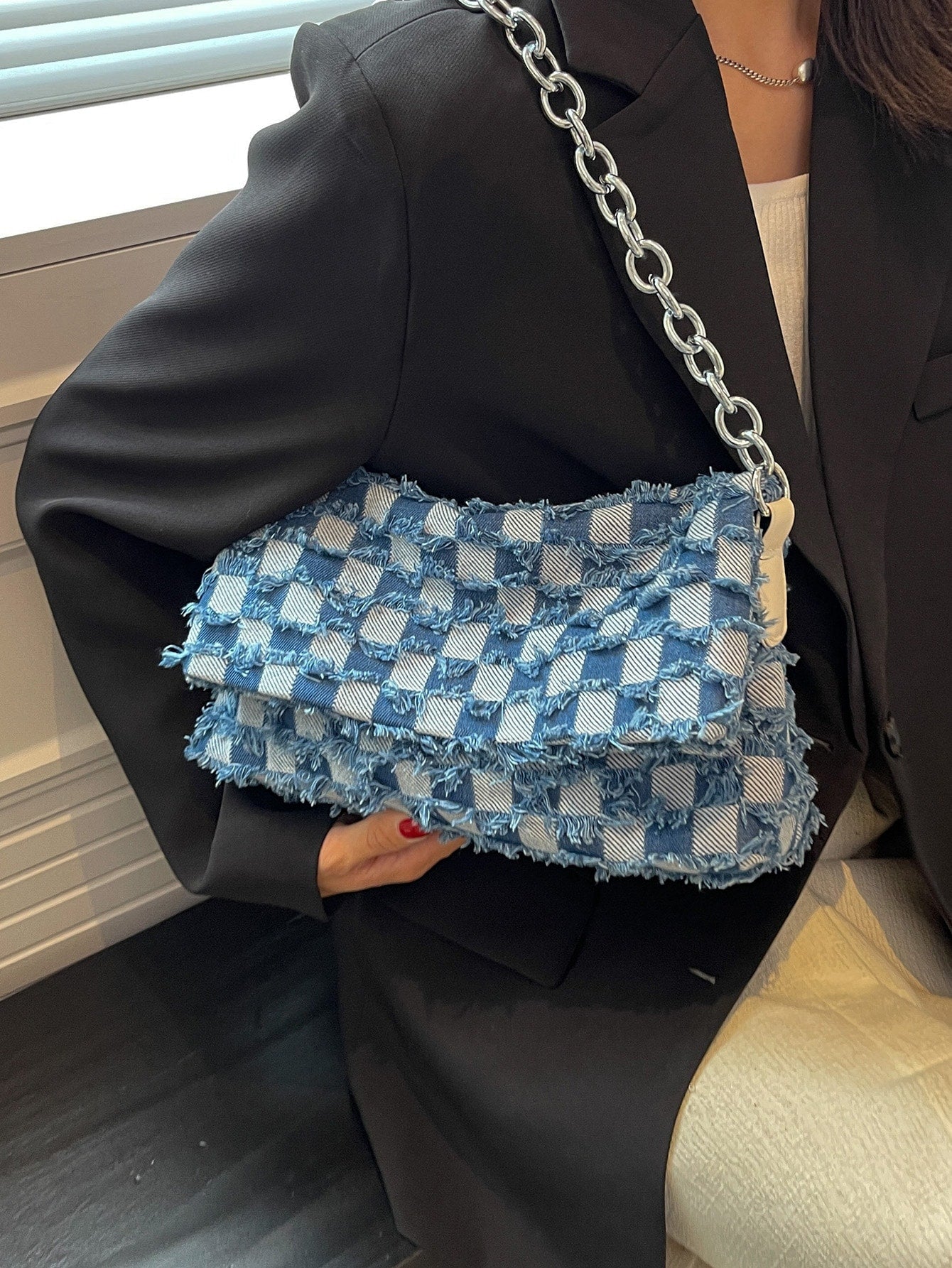 Quadratische Tasche mit Karo Muster