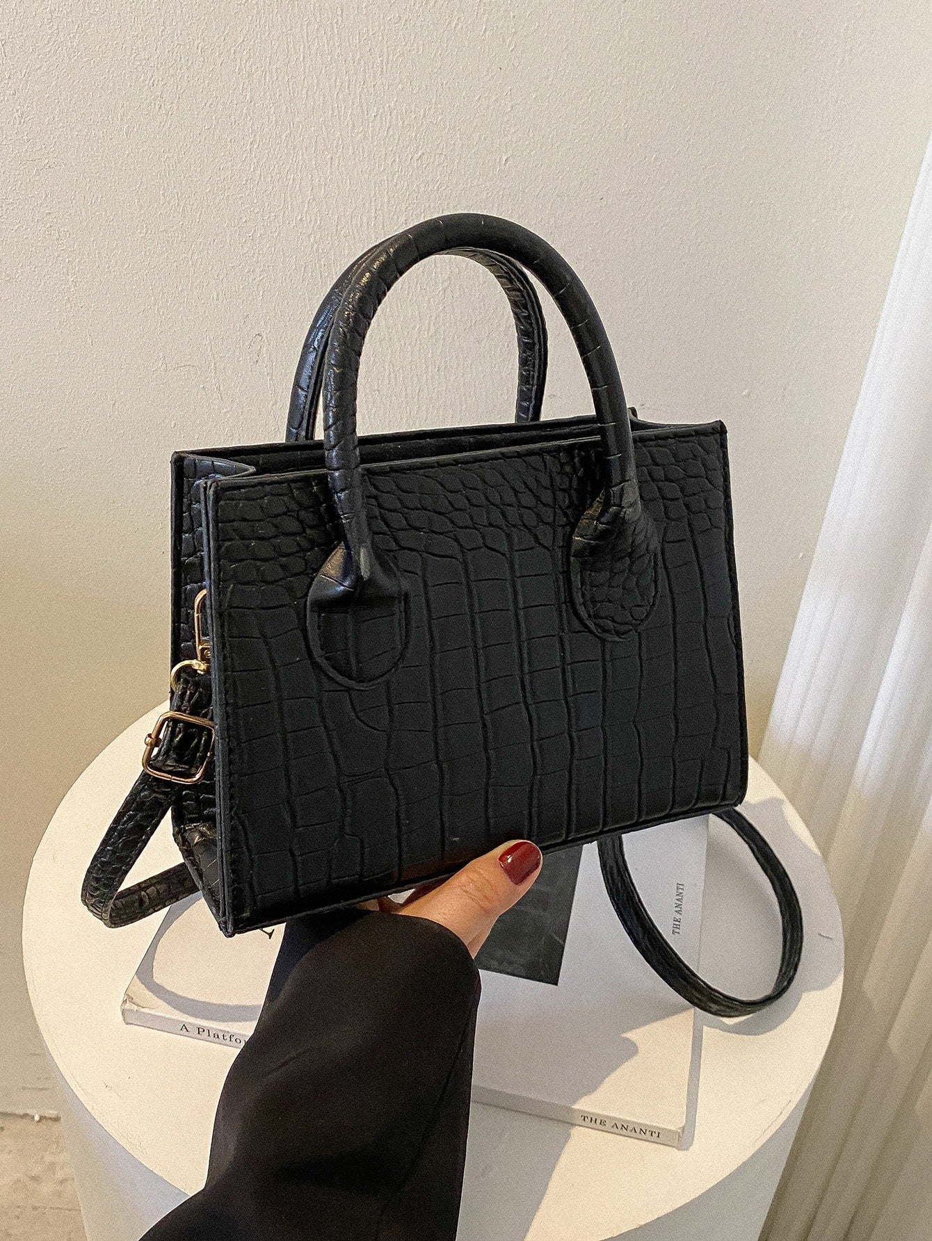Quadratische Tasche mit Krokodil Prägung, Doppelgriff