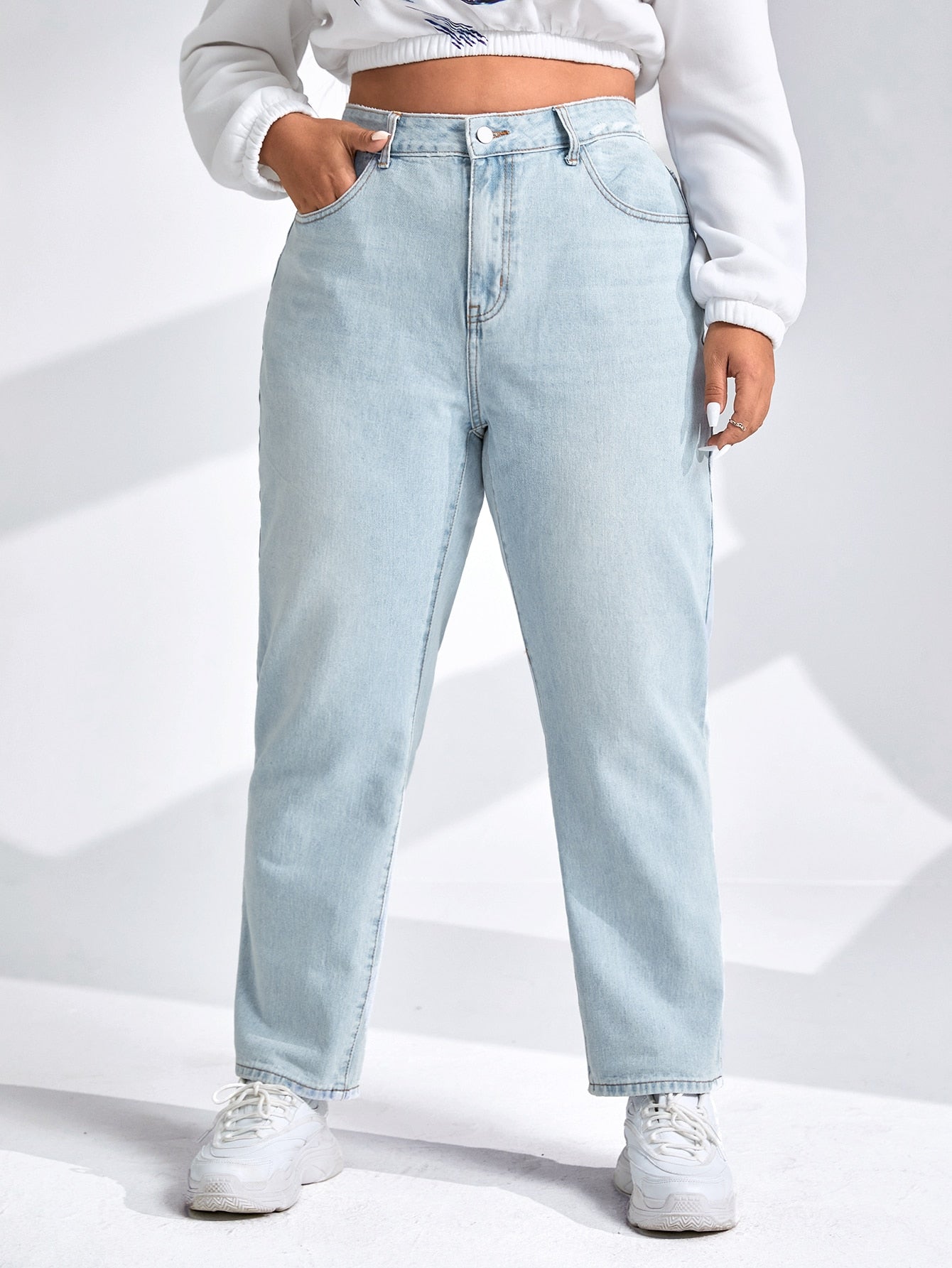 PLUSSIZE Mom Fit Jeans mit Flicken Detail