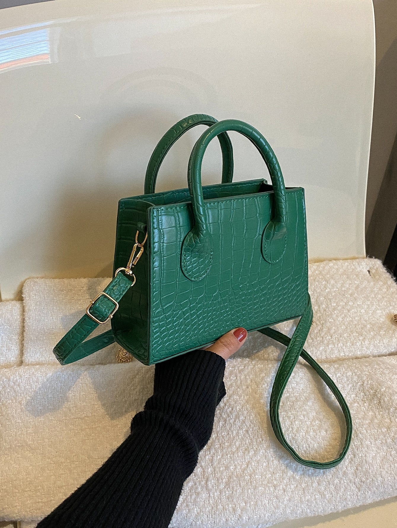 Quadratische Tasche mit Krokodil Prägung, Doppelgriff