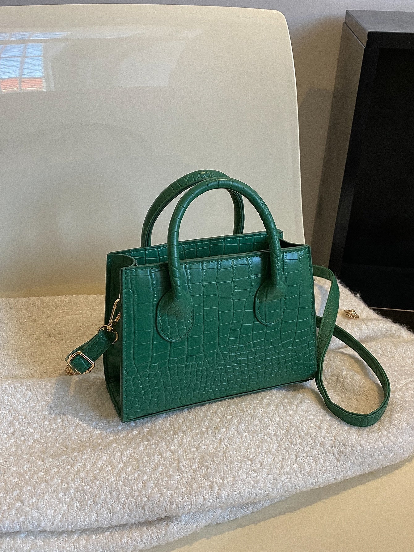 Quadratische Tasche mit Krokodil Prägung, Doppelgriff