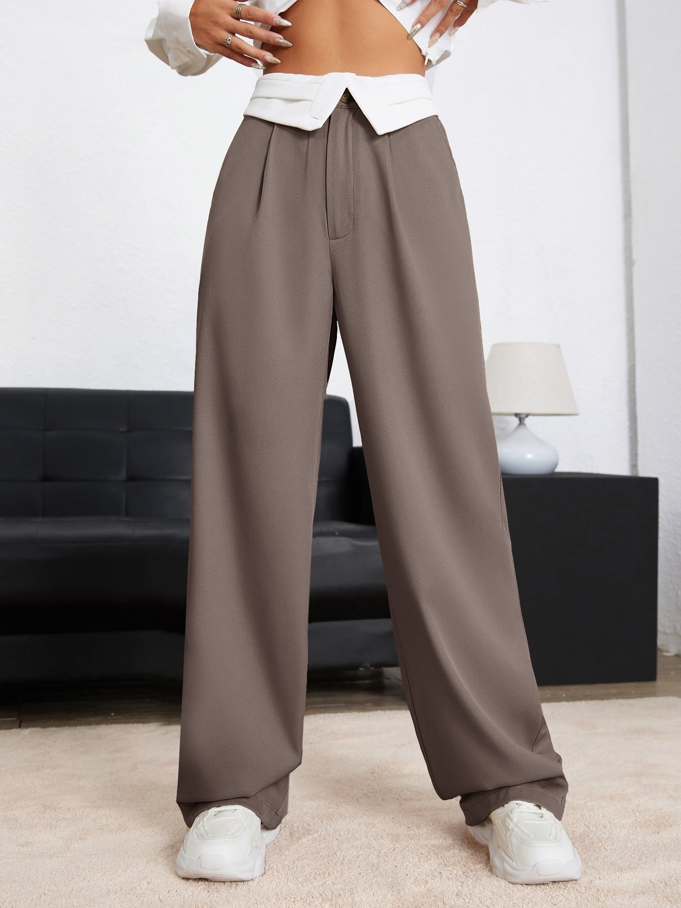 Hose mit breitem Beinschnitt, Falten Detail, Farbblock