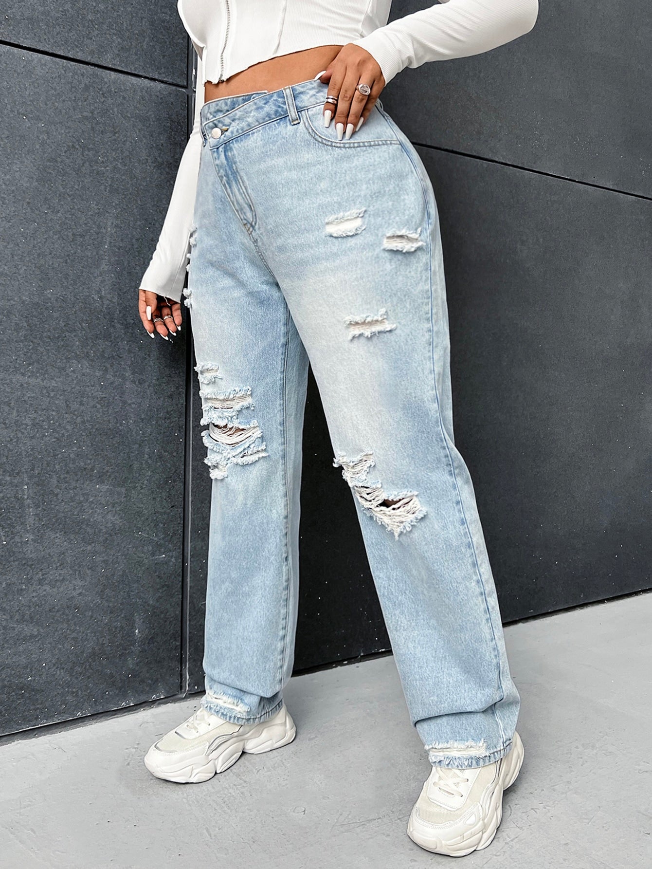 PLUSsize Jeans mit geradem Beinschnitt, Riss