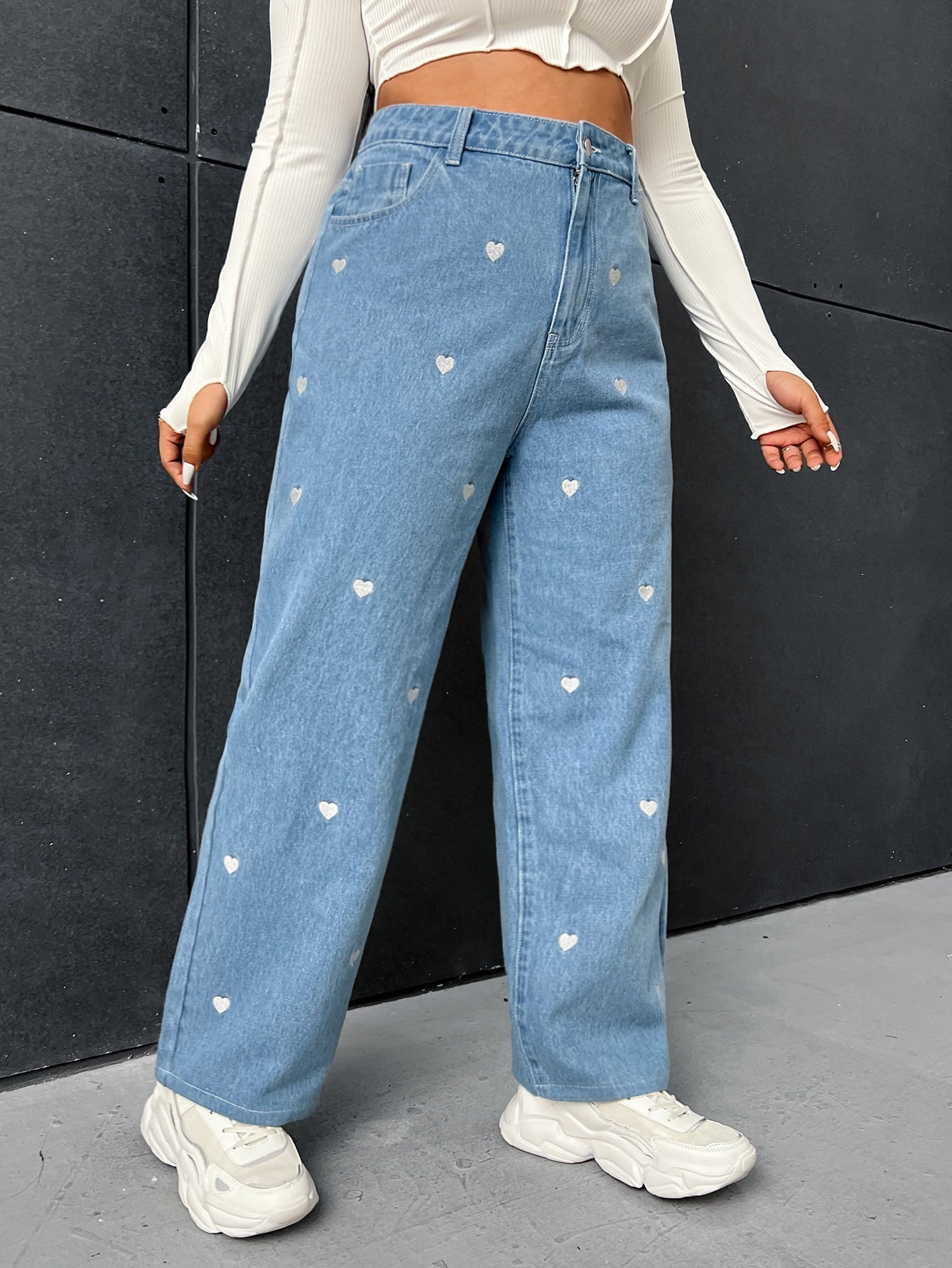 Plussize Jeans mit geradem Beinschnitt, Herz Stickerei