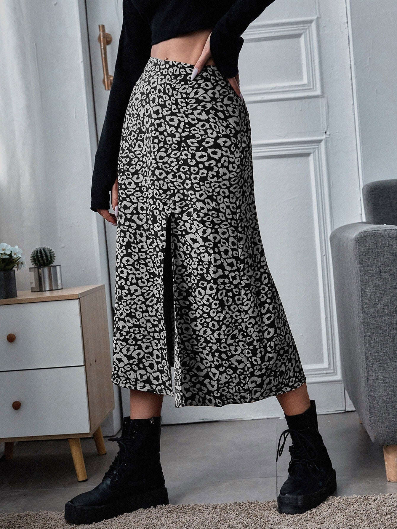 Rock mit Schlitz, Leopard