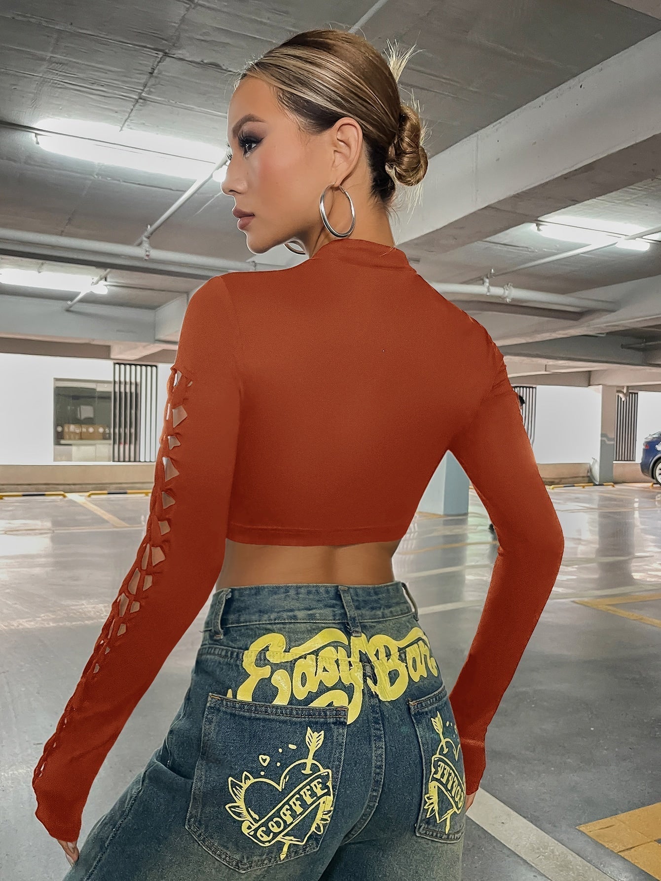 Crop Top mit Ausschnitt, Strumpfband, Detail