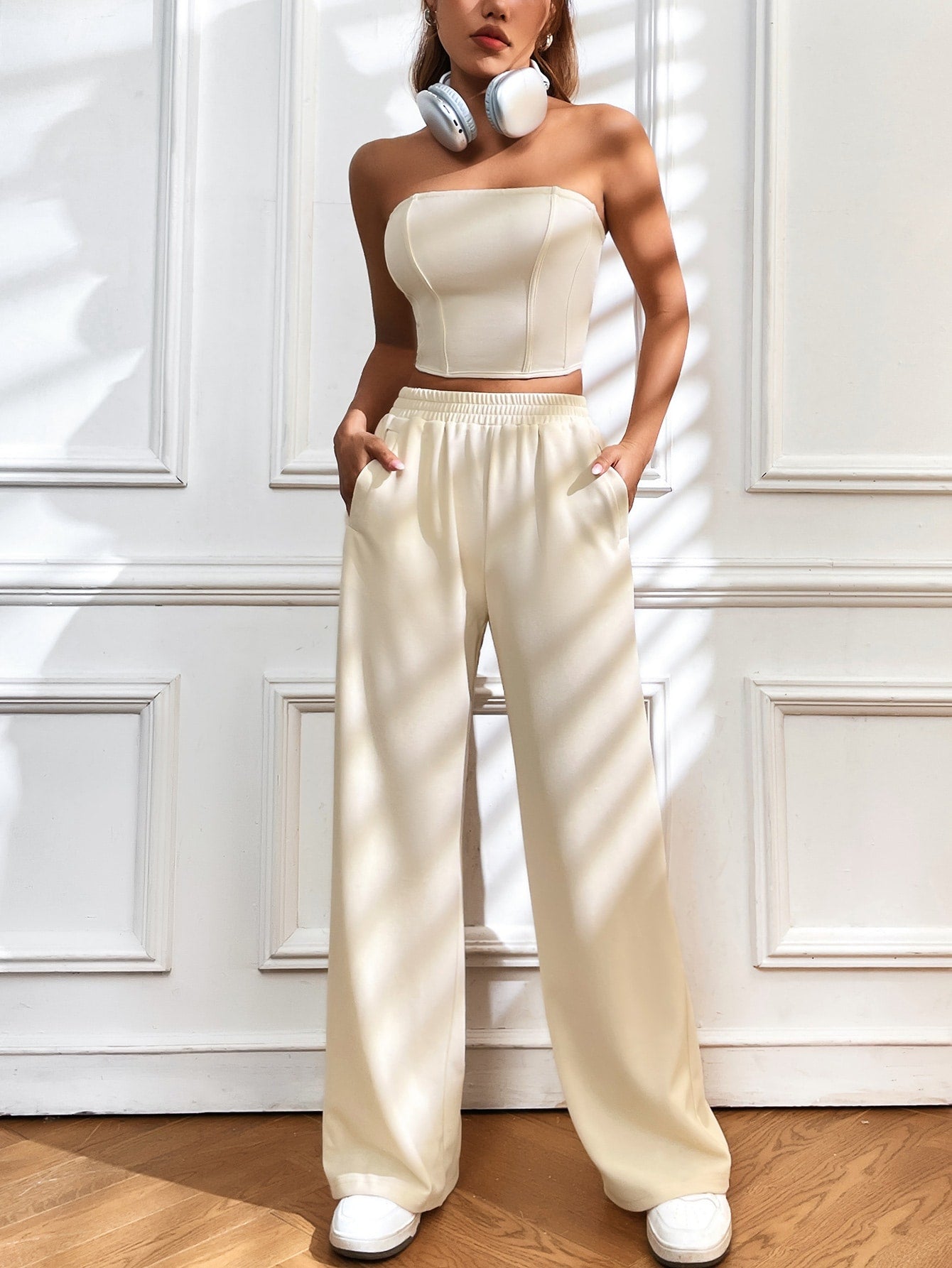 Crop Tube Top mit Reißverschluss hinten, & Hose mit weiten Beinen