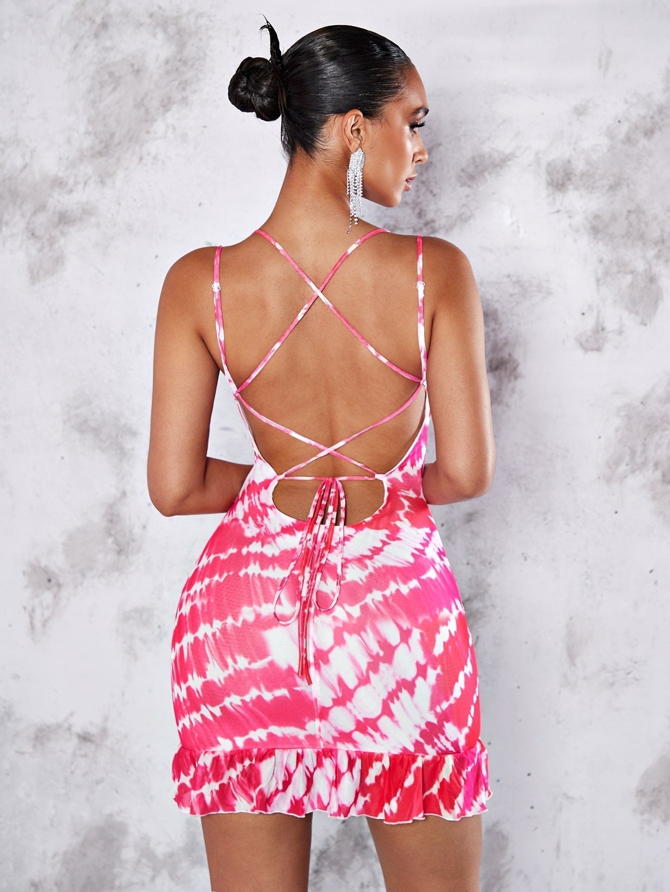 Cami Kleid mit Batik, Band auf Rücken, Rüschen