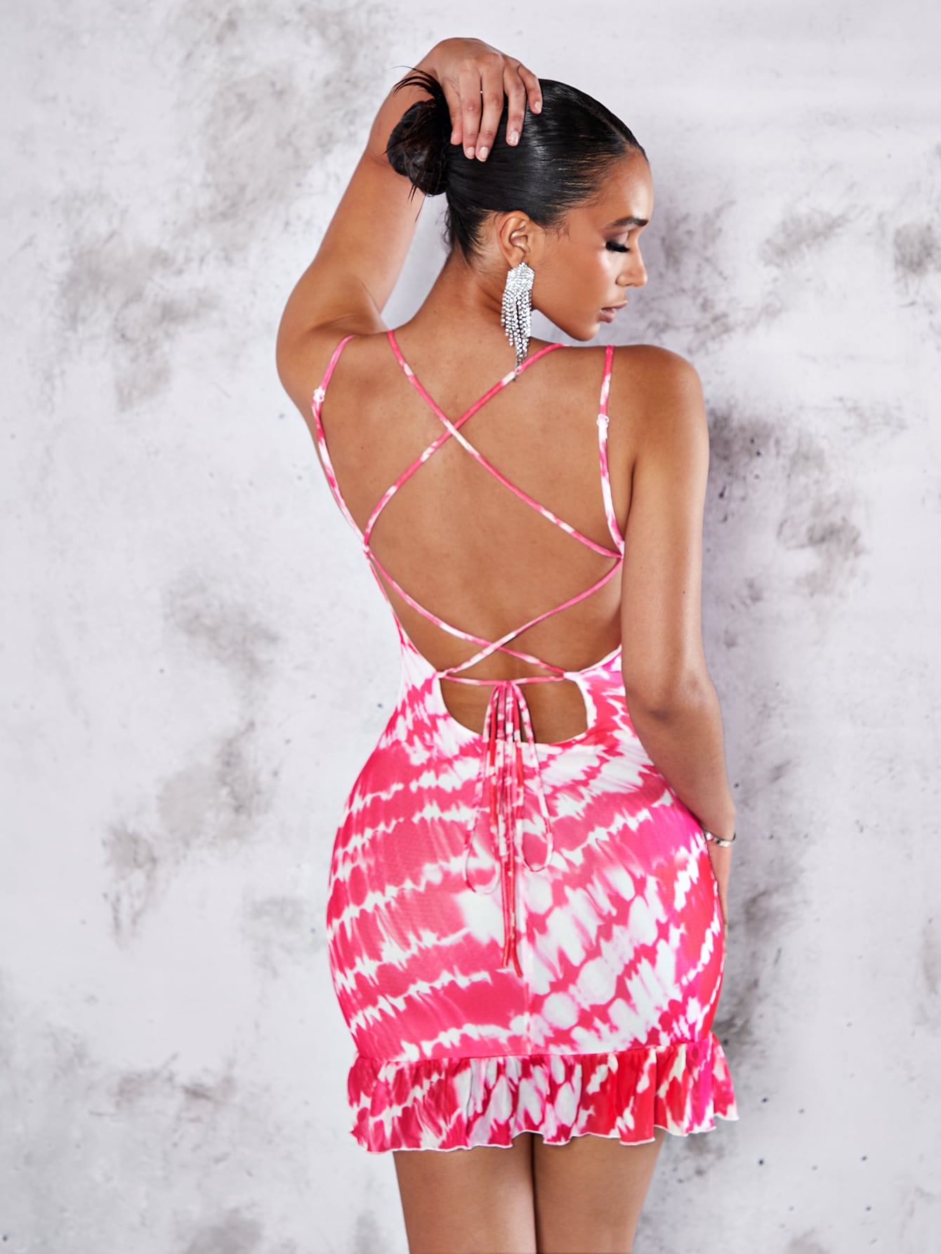 Cami Kleid mit Batik, Band auf Rücken, Rüschen