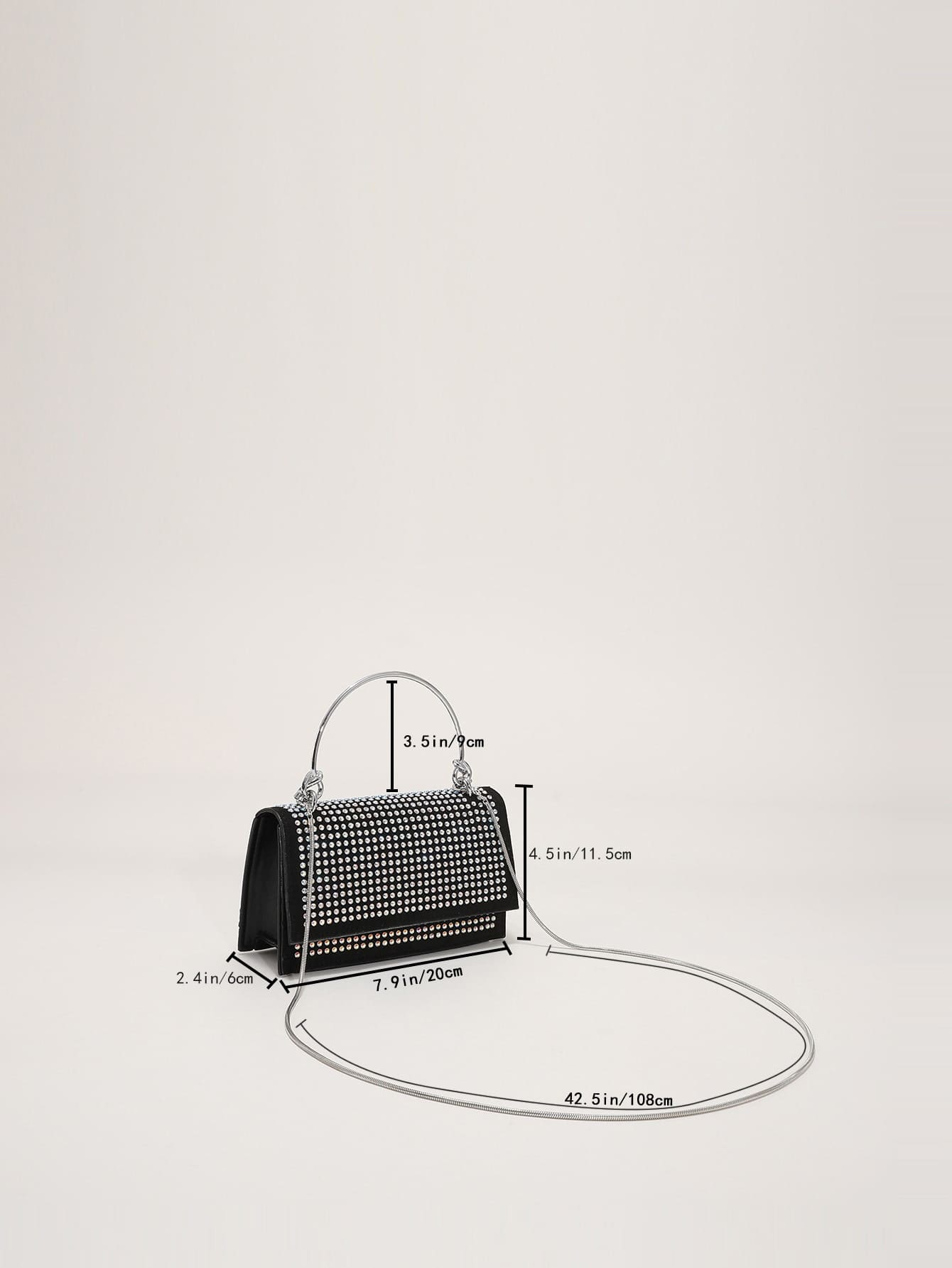 Quadratische Tasche mit Mini Nieten Dekor, Kette, Klappe