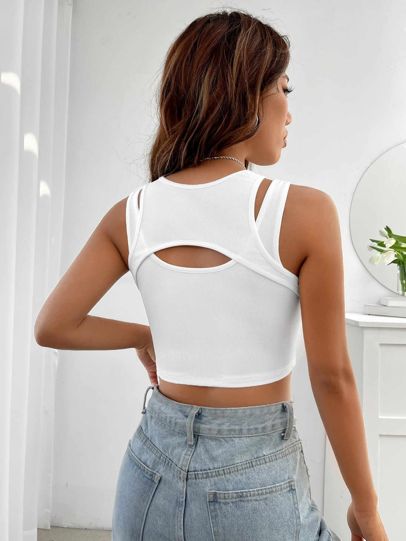 Crop Tank Top mit Ausschnitt vorne