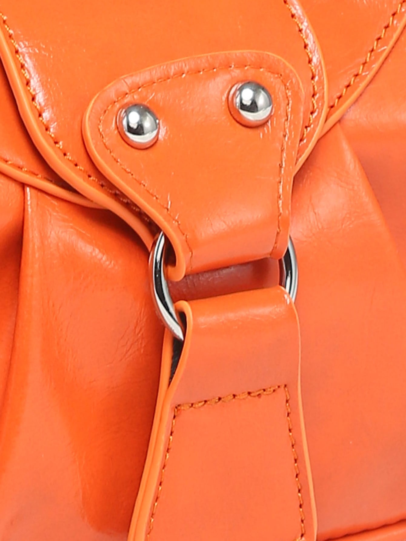 Geraffte Tasche mit Nieten Dekor