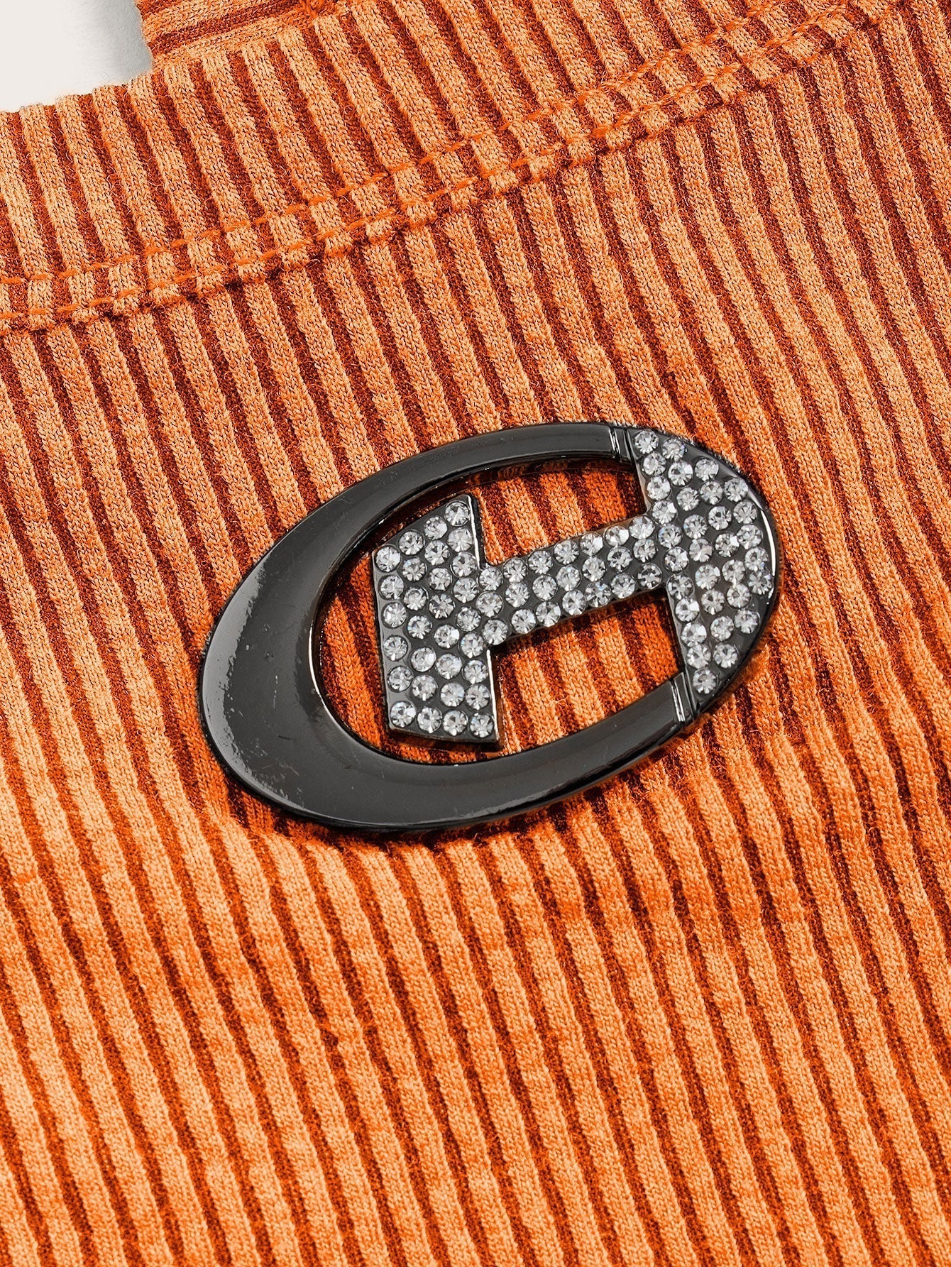 ICON Crop Cami Top mit Buchstabe Flicken Detail