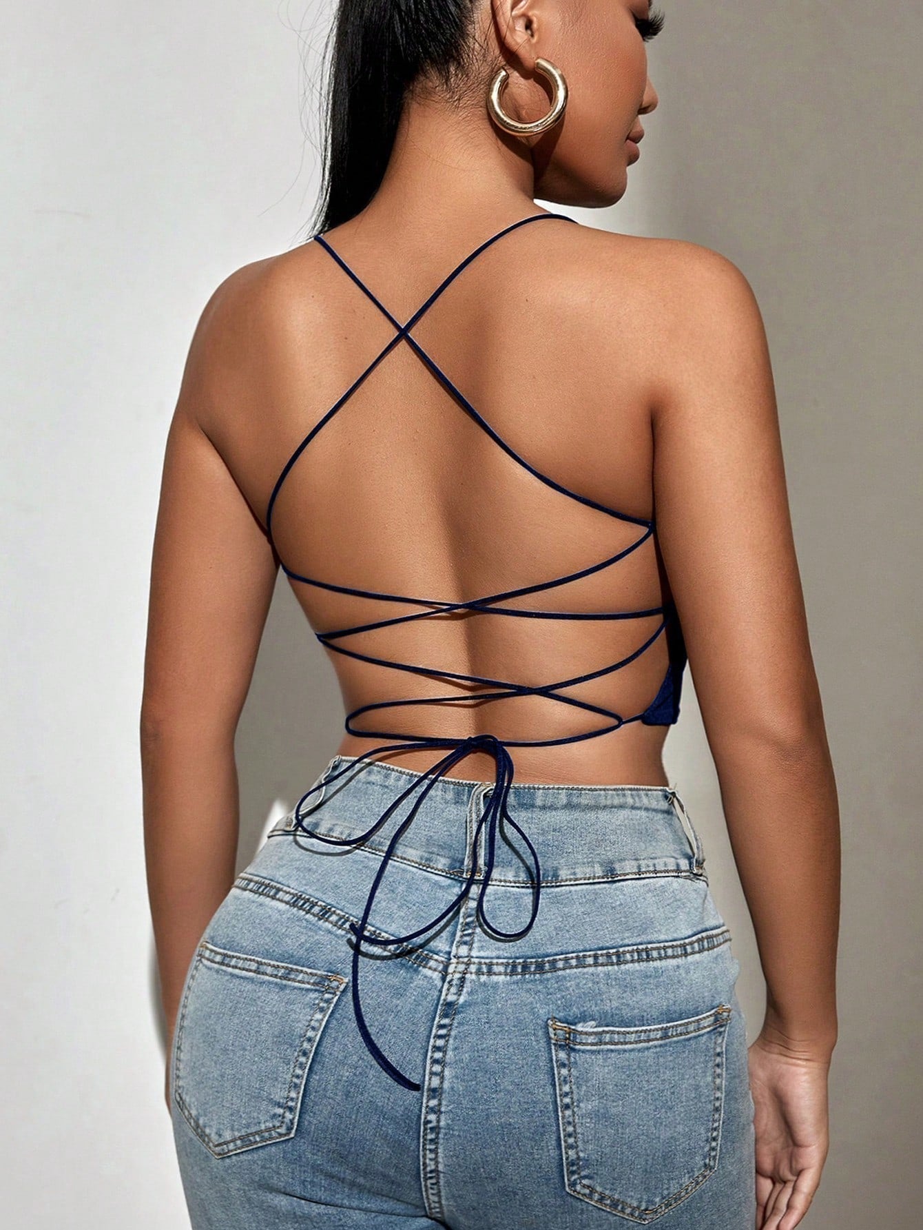 Rückenfreies Crop Cami Top mit Band