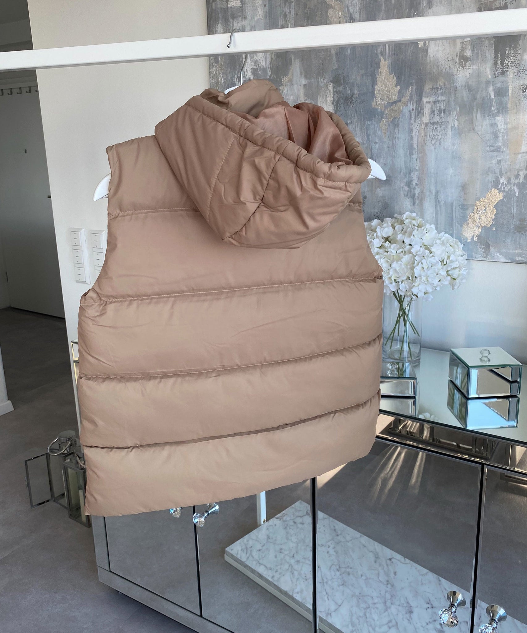 Weste Megan Kurz Camel