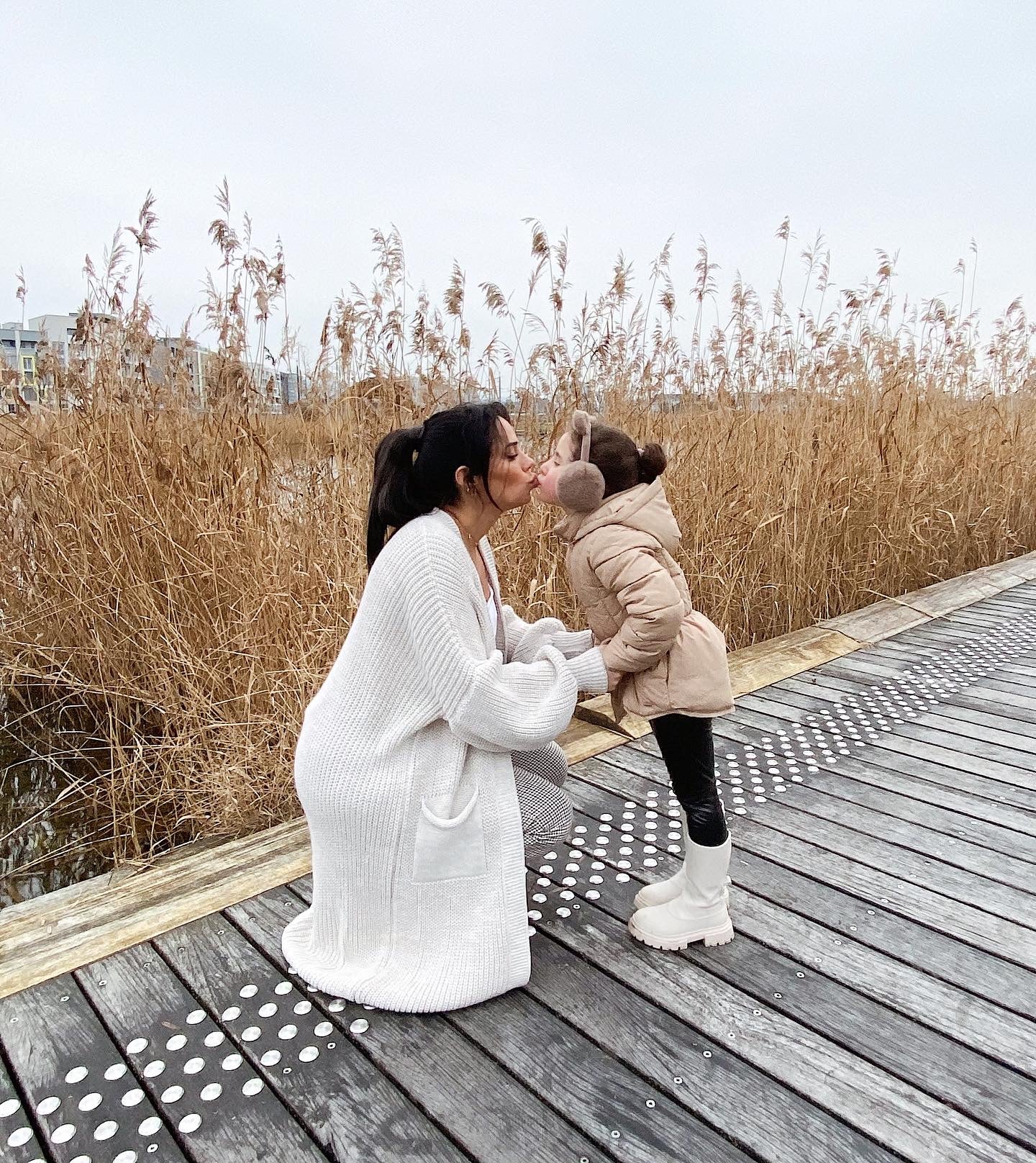 Cardigan Leilani lang Cremeweiß